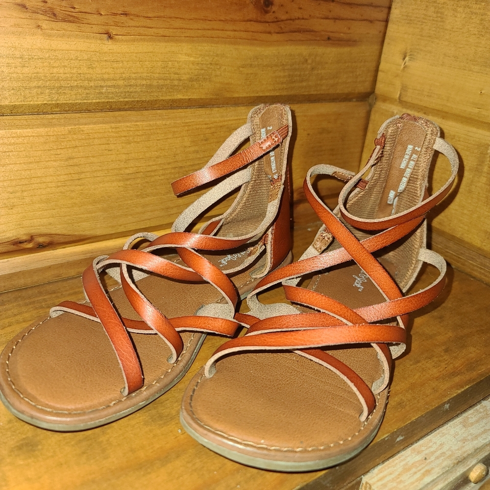Girls strappy sandles